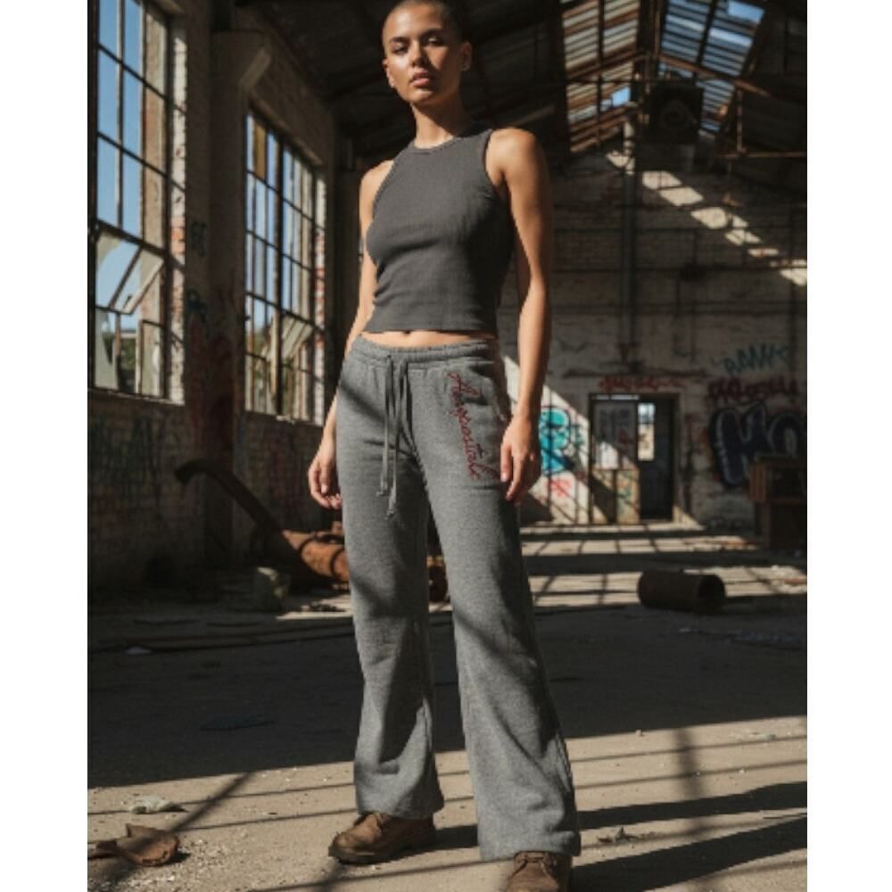 Aeropostale Women's Gray Drawstring Sweatpants - Size M